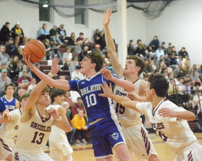 Salem boys basketball hangs on to beat Goffstown (video)