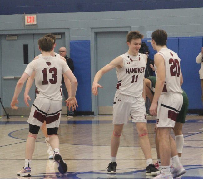 Hanover boys basketball holds off Pembroke to reach D2 title game