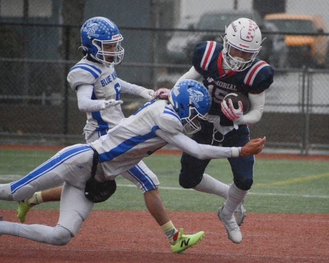 Memorial football holds off West to win back-to-back Manchester Turkey Bowls (video)
