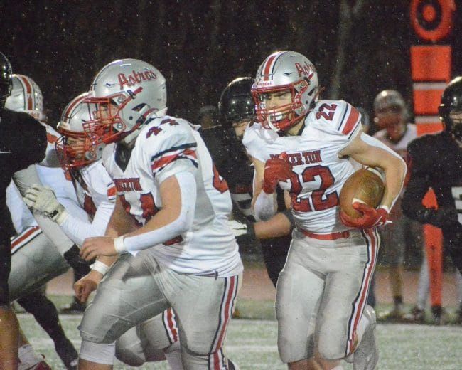 Pinkerton makes early lead stand to beat Bedford in D1 football semifinals (video)
