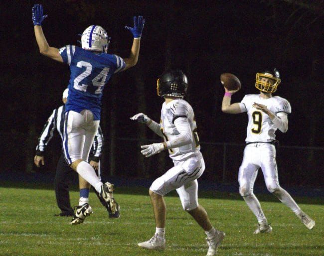 Souhegan football takes down Pelham to stay undefeated in D2