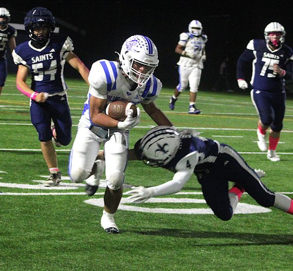 Manchester West football takes step toward playoffs with win against St. Thomas