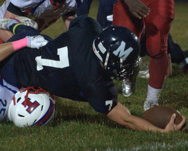 Milford football cruises to win over Trinity (video)