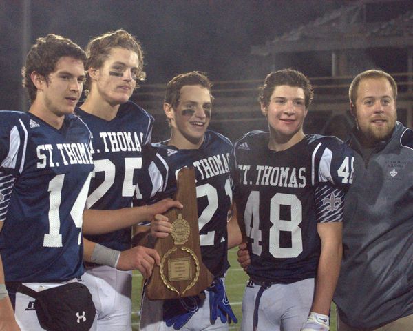 St. Thomas survives battle with Windham for D2 football title (video)