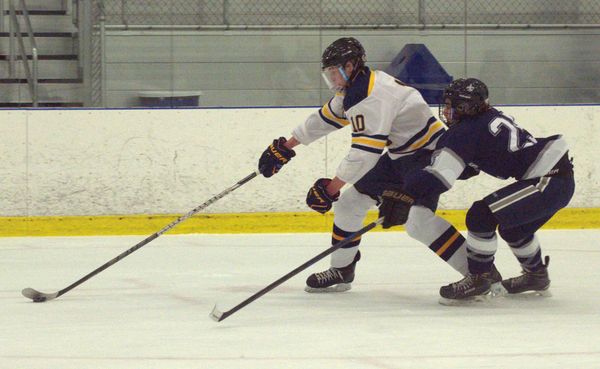 St. Thomas boys hockey holds off Nashua North-Souhegan for win (video)