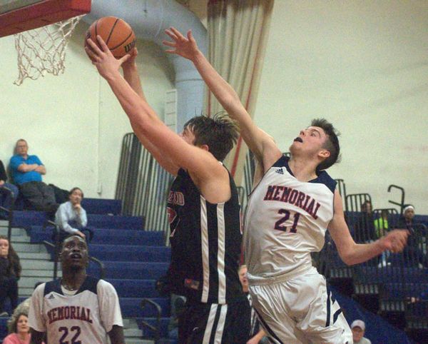 Manchester Memorial boys basketball comes back to beat Bedford (video)