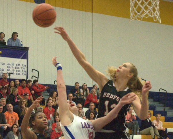 Bedford girls basketball holds off Londonderry to reach D1 final (video)
