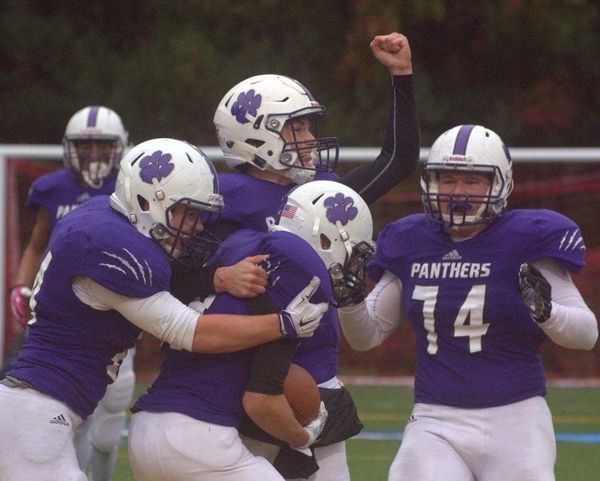 Nashua South football rallies to beat Dover, clinch D1 playoff spot