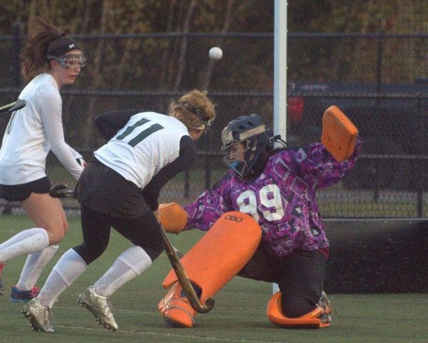 Late goal sends Timberlane field hockey past Manchester Central to D1 final