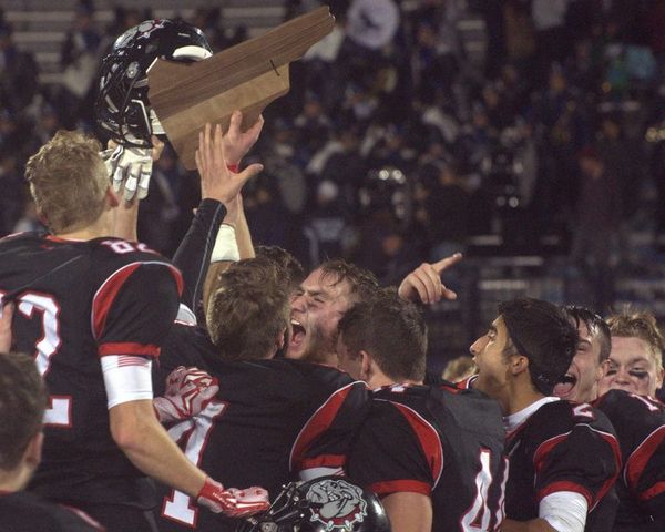 Bedford football rides defense to D1 title win over Exeter