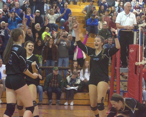 Hollis Brookline girls volleyball comes back to beat Concord to win D1 title