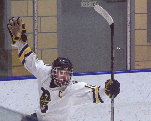 Bow boys hockey pulls out tournament win over Concord