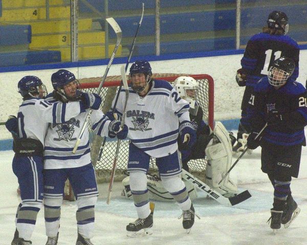 Flurry of goals in second period lifts Salem boys hockey over Nashua South-Pelham