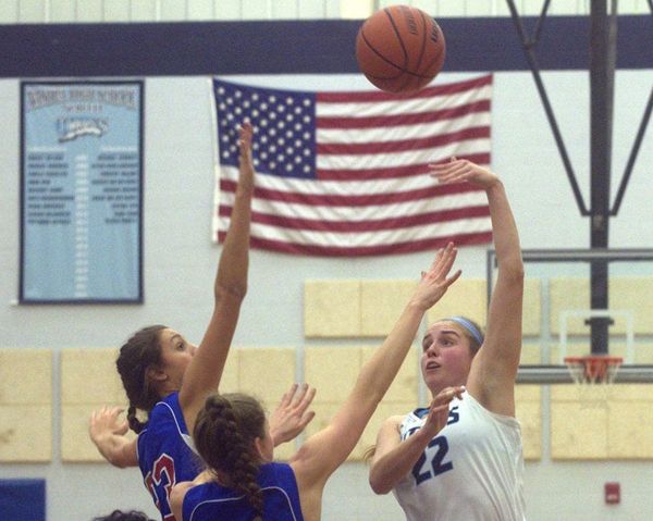 Nashua North girls basketball hangs on to beat Winnacunnet