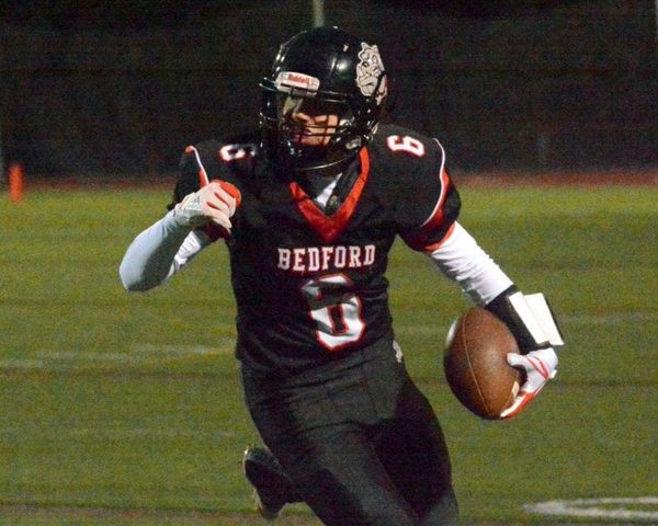 Bedford football comes up with big play late against Manchester Central, rolls into playoffs