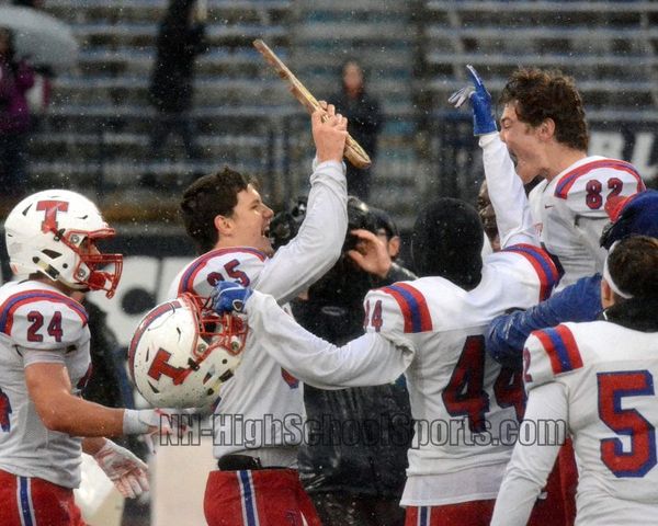 Trinity football rides momentum to win over Lebanon in D3 championship game (video)