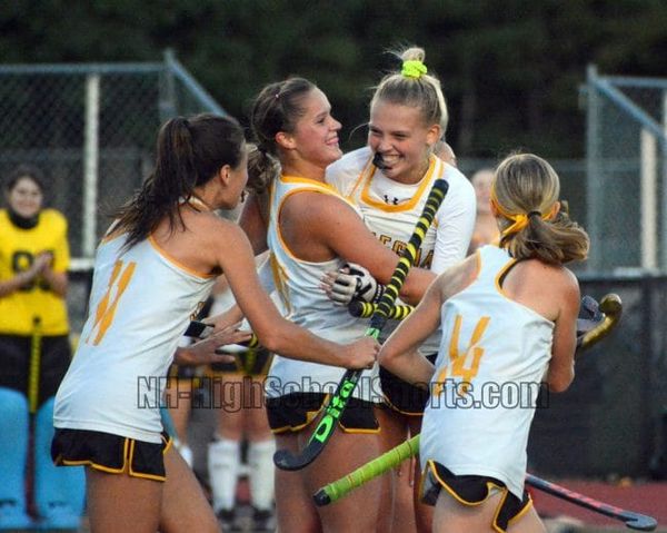 Late goal by Barrett lifts Souhegan field hockey past Portsmouth (video)