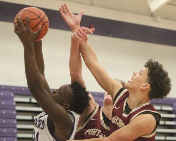 Nashua South boys basketball rallies for win against Portsmouth in D1 playoffs