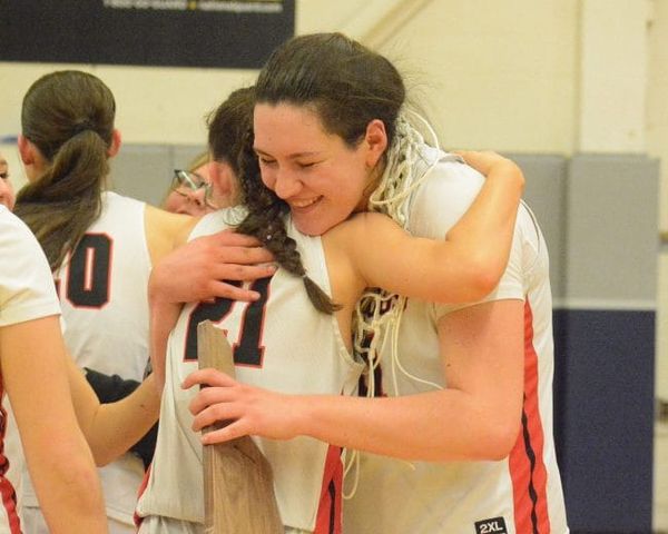 Bedford girls basketball holds off Pinkerton to win D1 championship