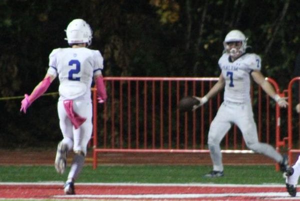 Todisco, Salem football hand Pinkerton first loss of season