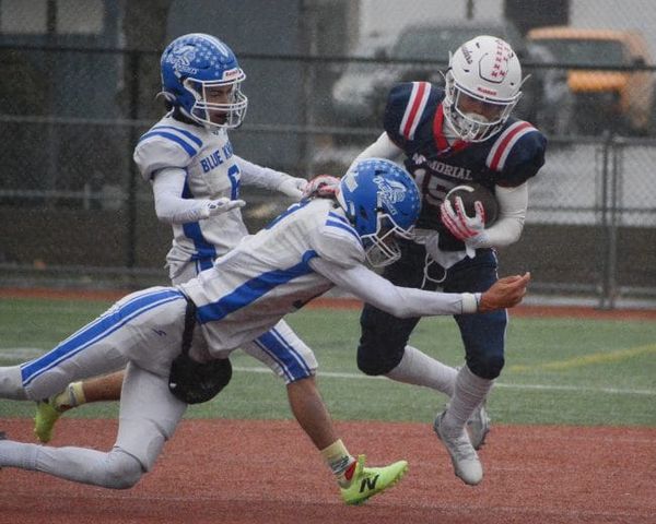 Memorial football holds off West to win back-to-back Manchester Turkey Bowls (video)