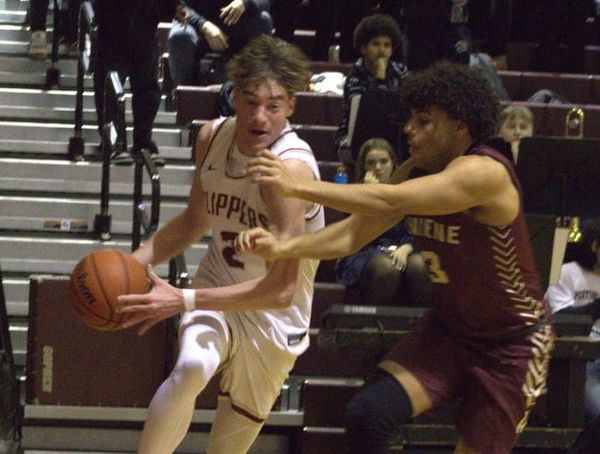 Portsmouth boys basketball finds different way to win against Alvirne