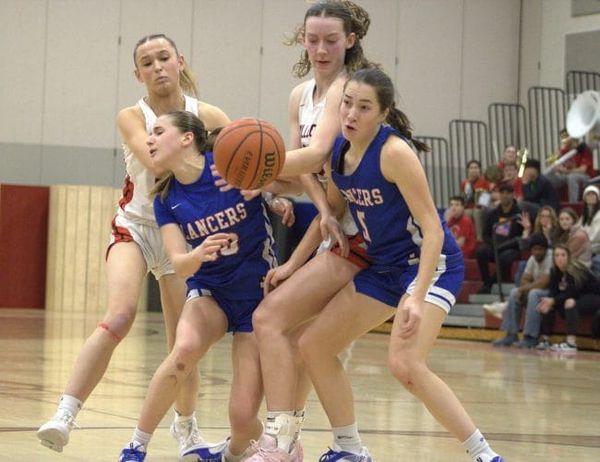 Bedford girls basketball comes back in 4th quarter to beat Londonderry, clinch D1 top seed