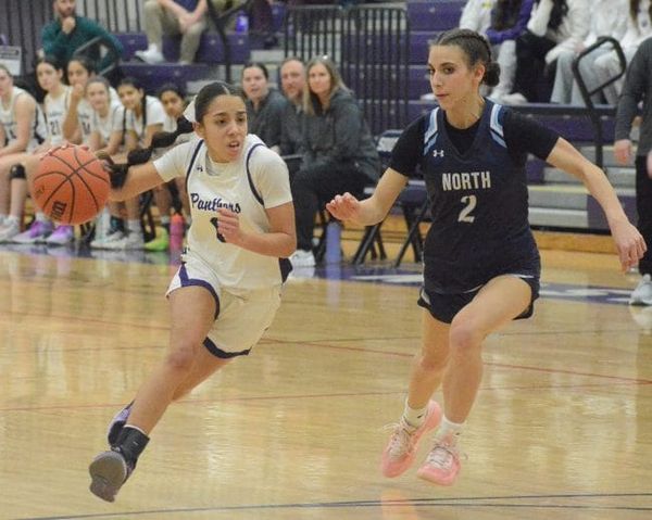 Nashua North girls basketball hangs on to beat Nashua South