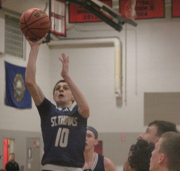 St. Thomas boys basketball uses the long ball to knock off Campbell in D3 playoffs