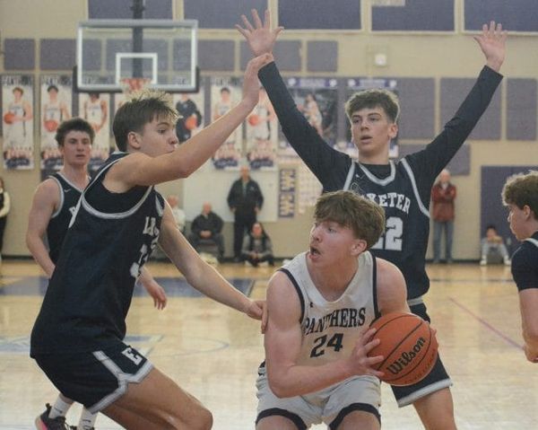 Exeter boys basketball controls both ends in win over Nashua South in D1 quarters