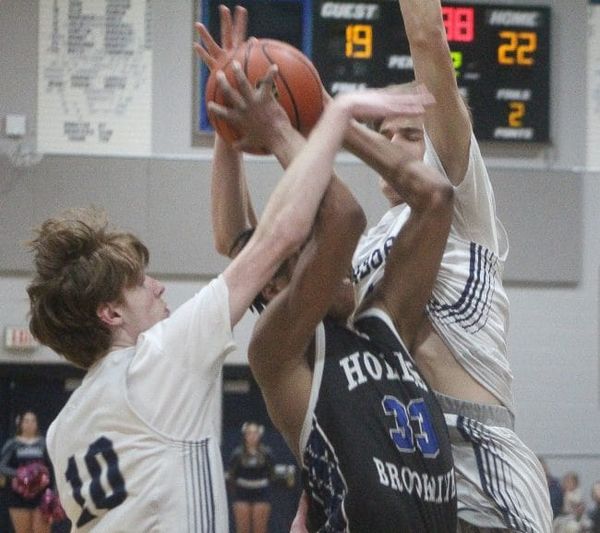 Sanborn boys basketball rallies to knock off Hollis Brookline in D2 quarters