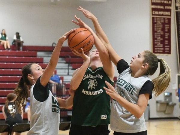 Girls basketball teams meet at Derryfield for Battle For New England (video)