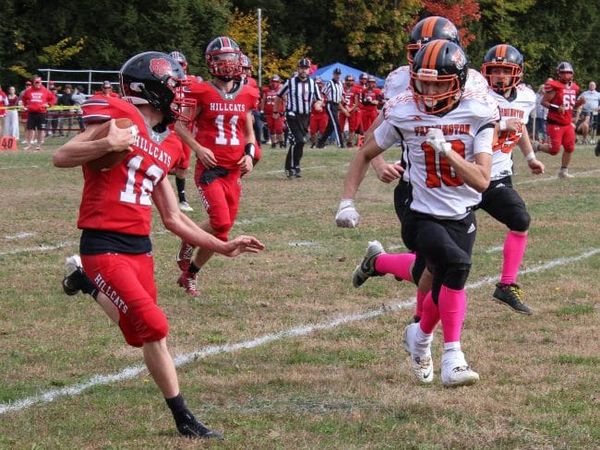 Hillsboro-Deering football keeps rolling with win over Farmington-Nute