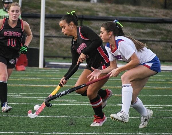 Bedford holds off Londonderry to advance to D1 field hockey final for 1st time (video)