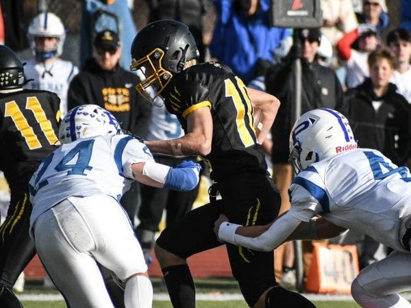 Souhegan leaves no doubt, beats Pelham in D2 football semifinals (video)
