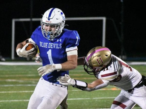 Salem football holds off Portsmouth-Oyster River in D1 prelims (video)