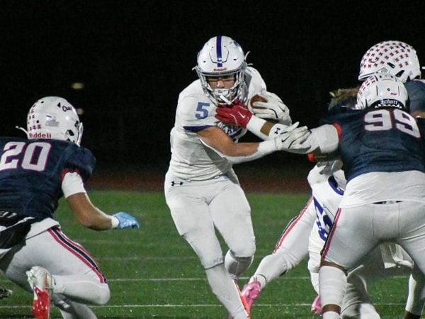 Salem football able to dictate play in postseason win over Manchester Memorial