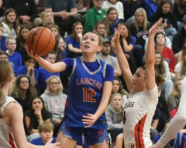 Londonderry girls basketball comes back in 4th quarter to beat Bedford in D1 semis (video)