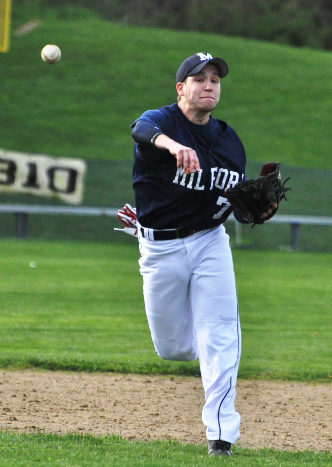 MilfHBbaseball0421 MHSCaravella5