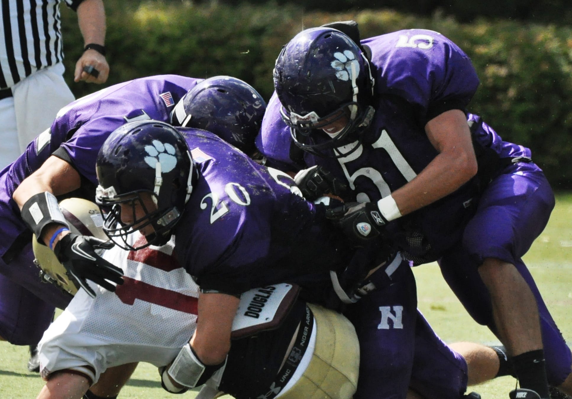 SouthFball0904 NStackle1