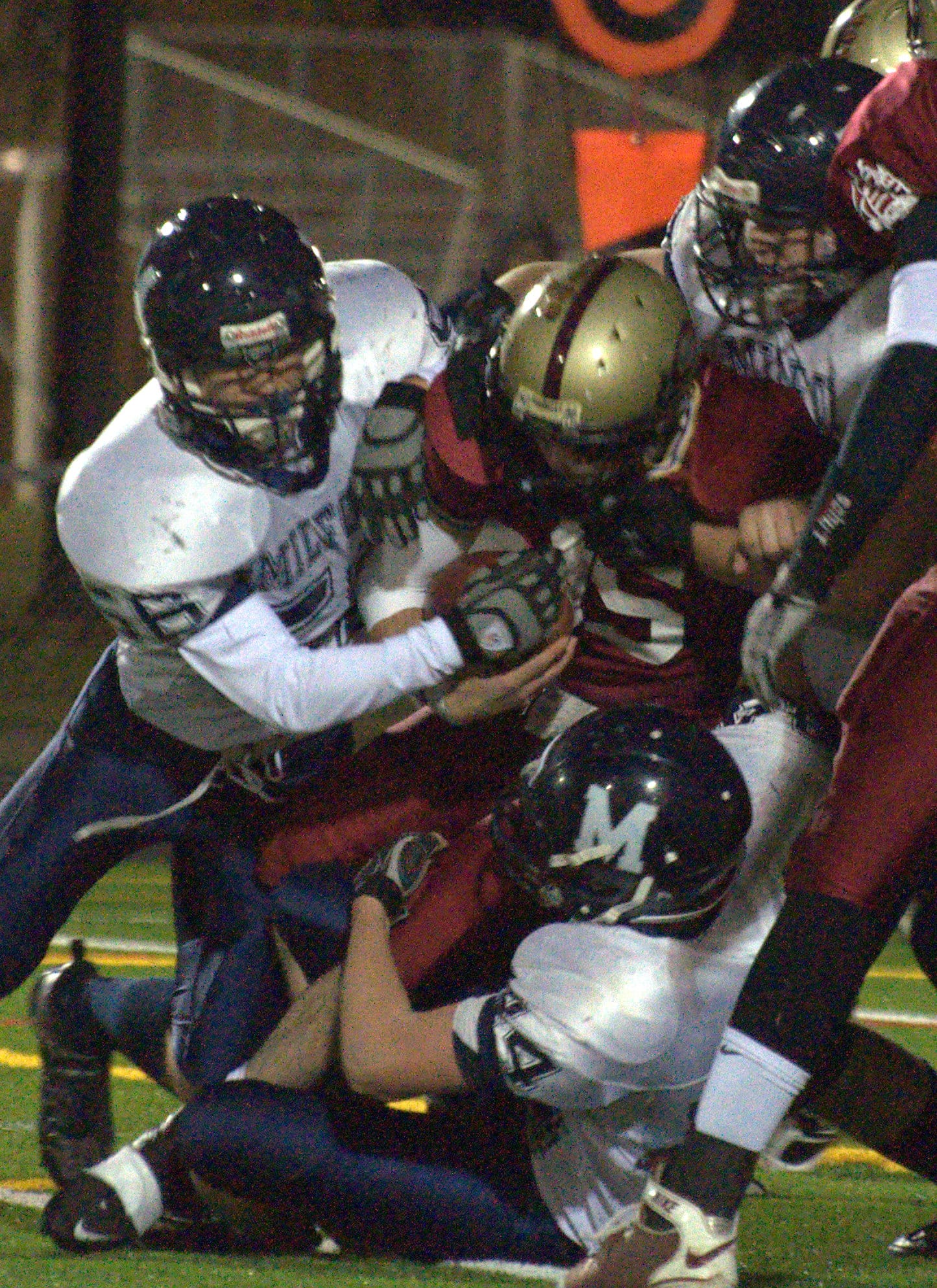 MHSfball1112 MHSdef1