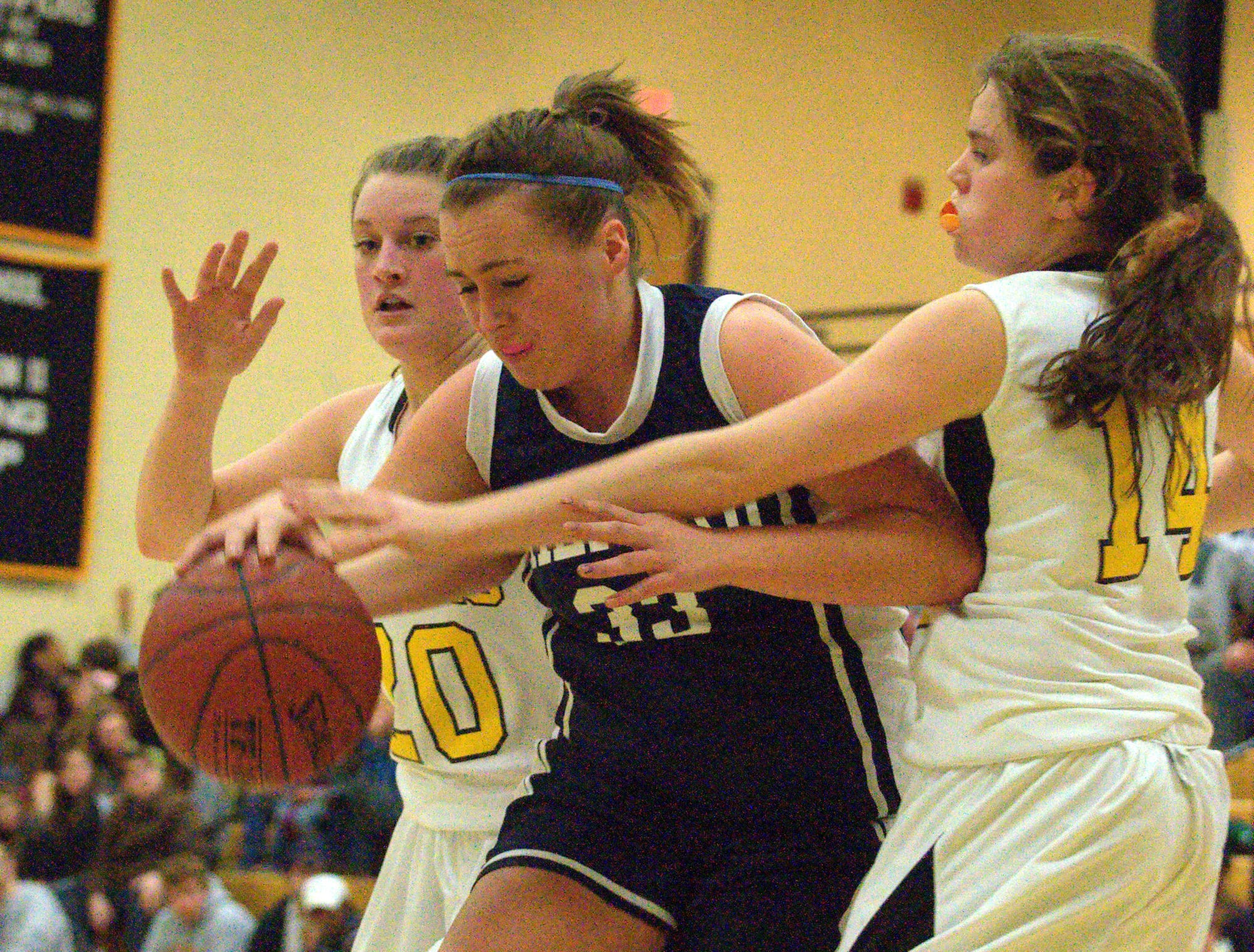 SHSMHSgirls0204 MHS33&SHS14