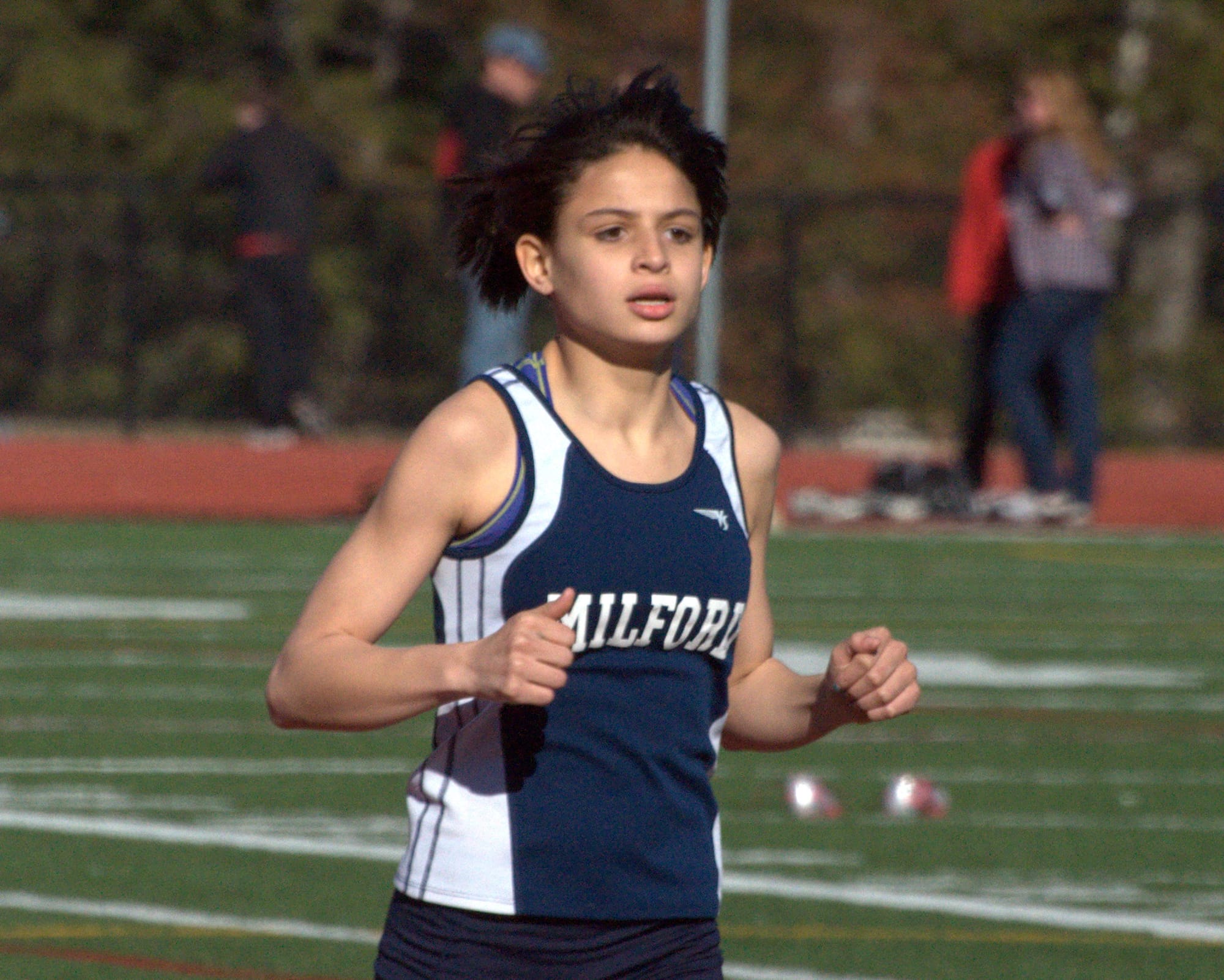 MHSBHStrack0407 MHSgirls1600-2