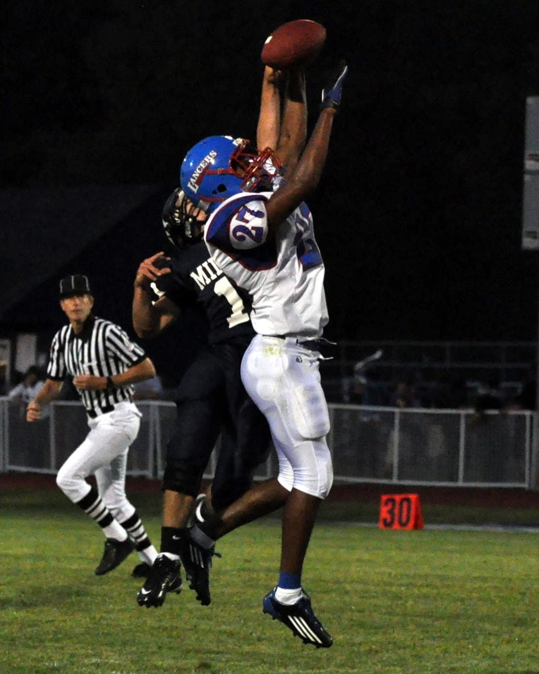MHSfball0902 M11L27-1