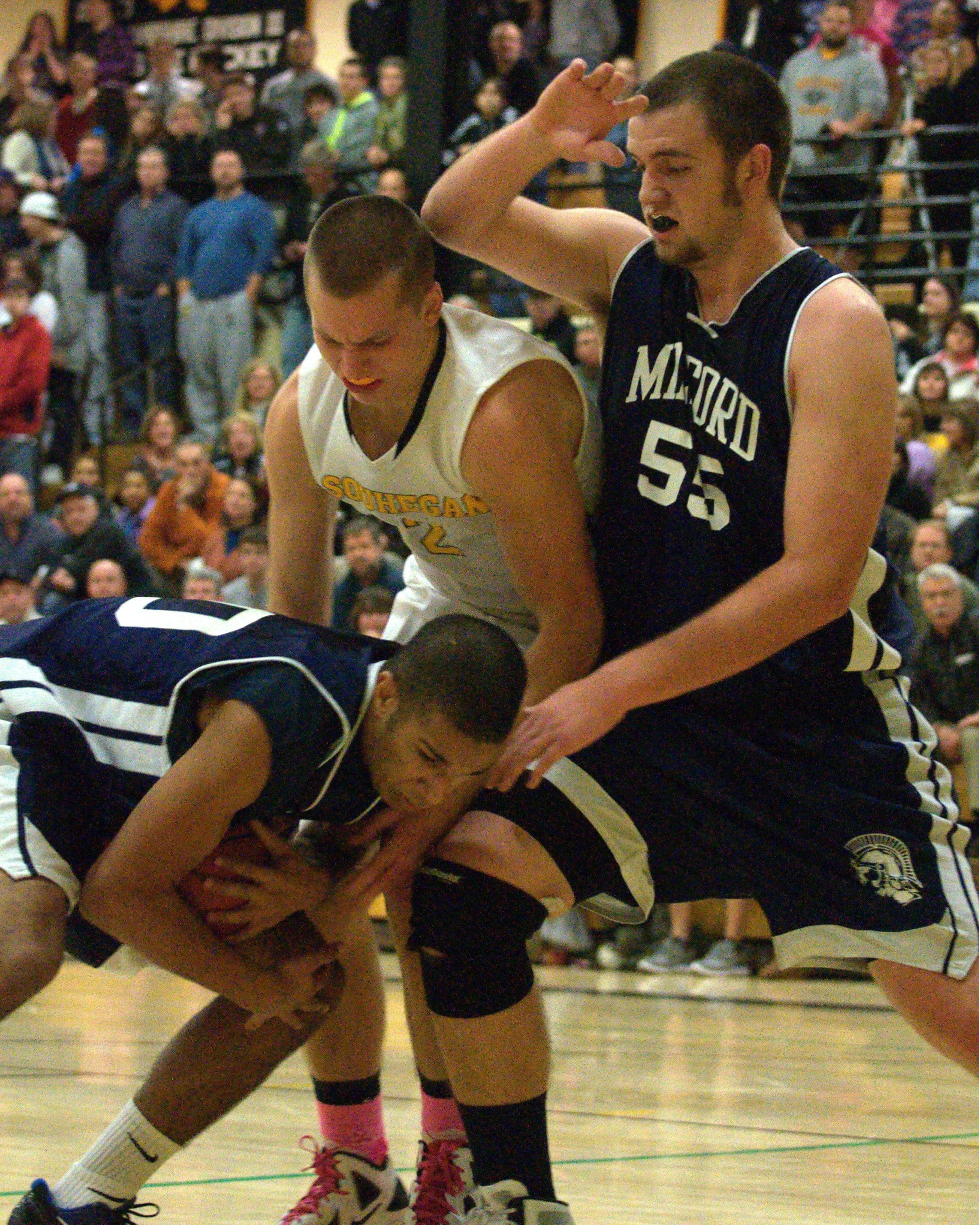 MHSSHSbball0103 rebound2