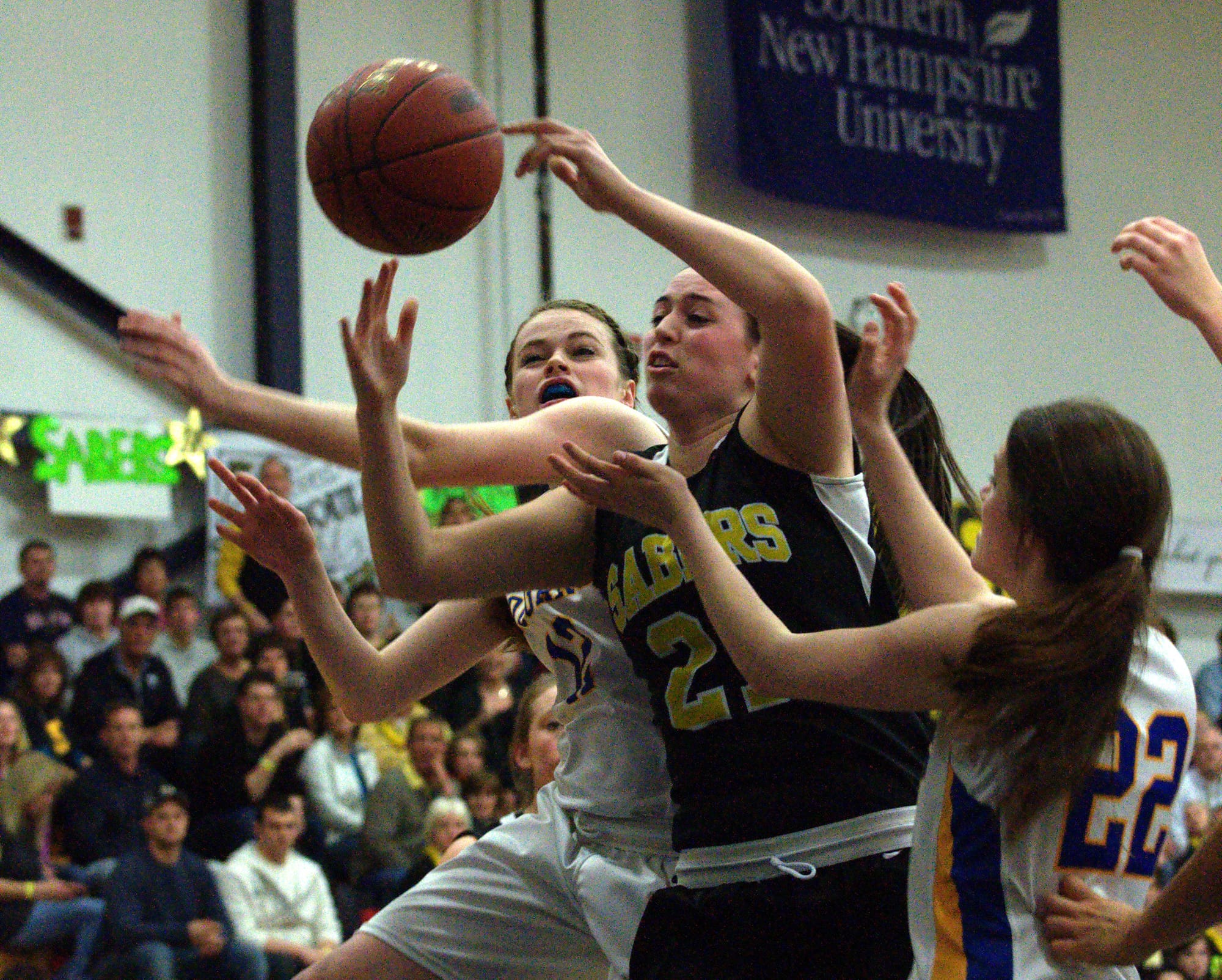 D2girlsfinal030912 S21-3