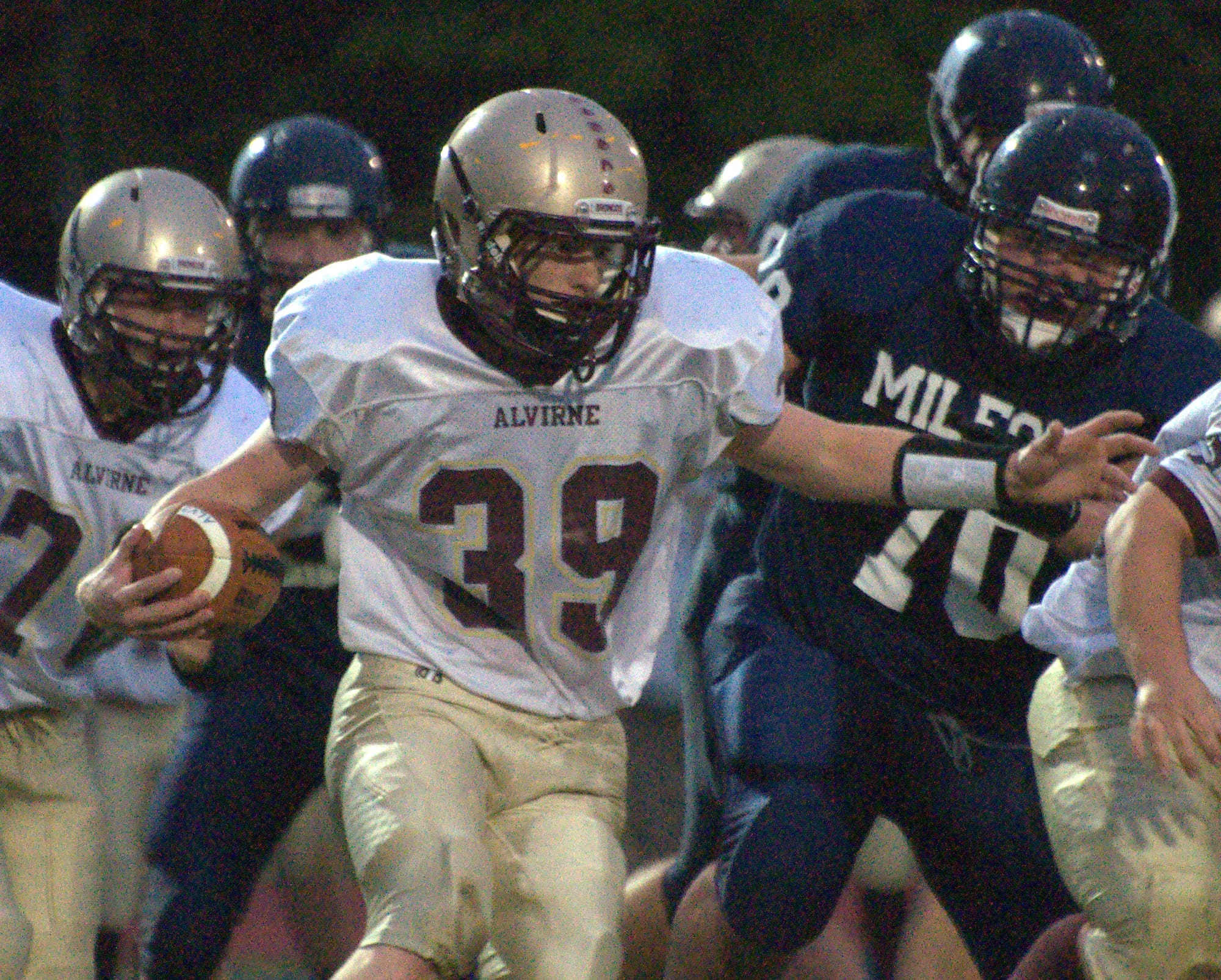 AlvMilfFball092912 A39-1