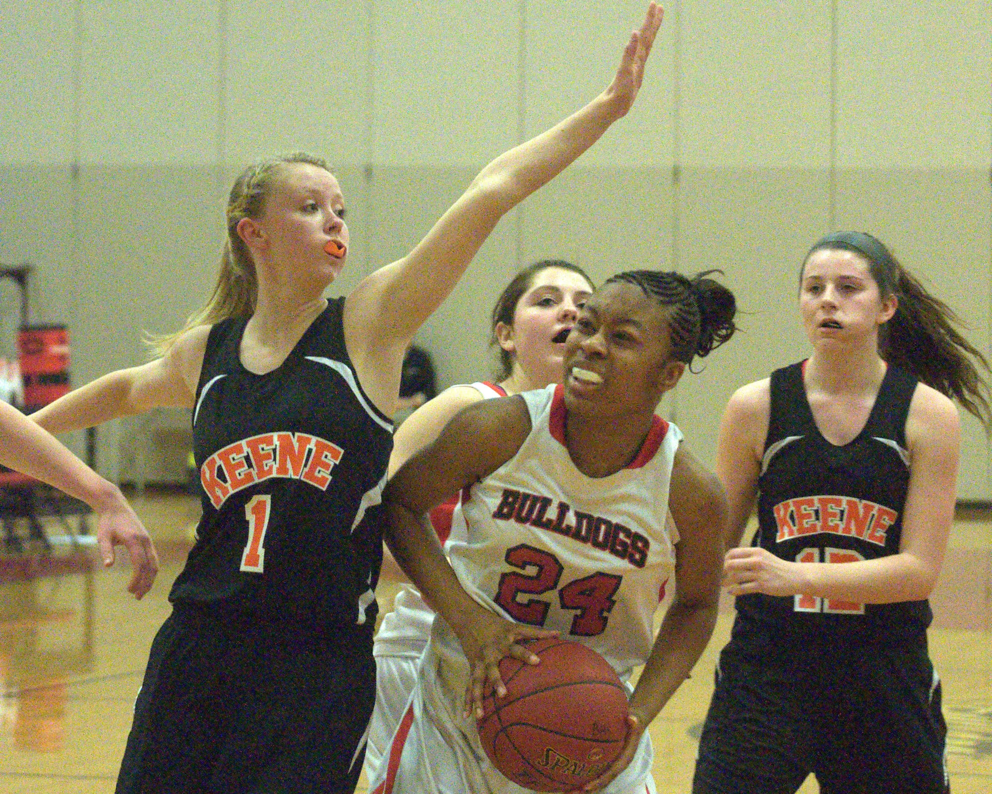 Gabrielle Hunter and Bedford advanced to the quarterfinals with a win over Keene.