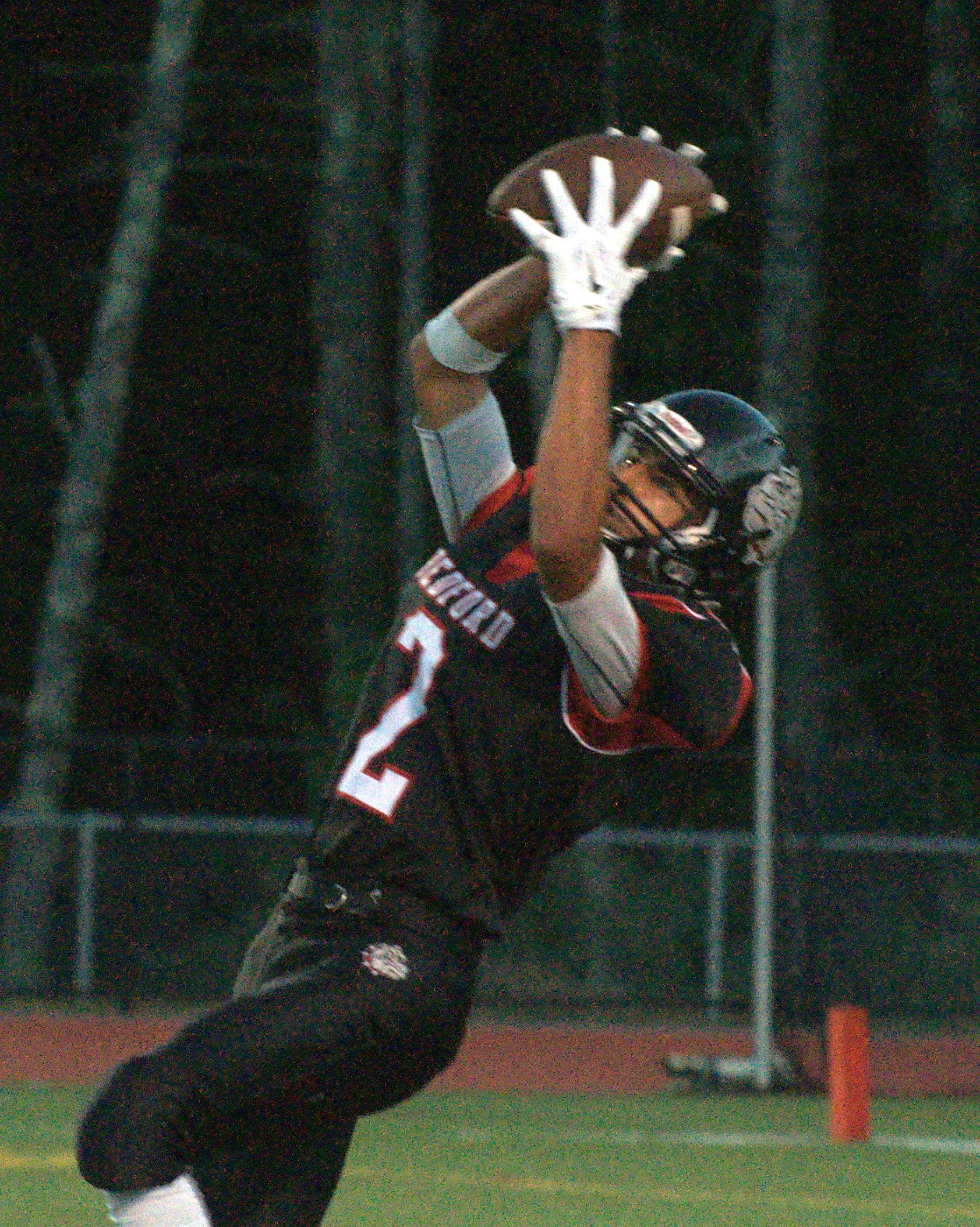 Bedford's Shahrukh Hussain catches a pass.