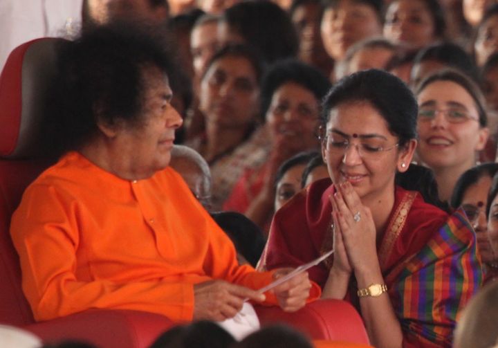 Remembering Sathya Sai on Aradhana Day